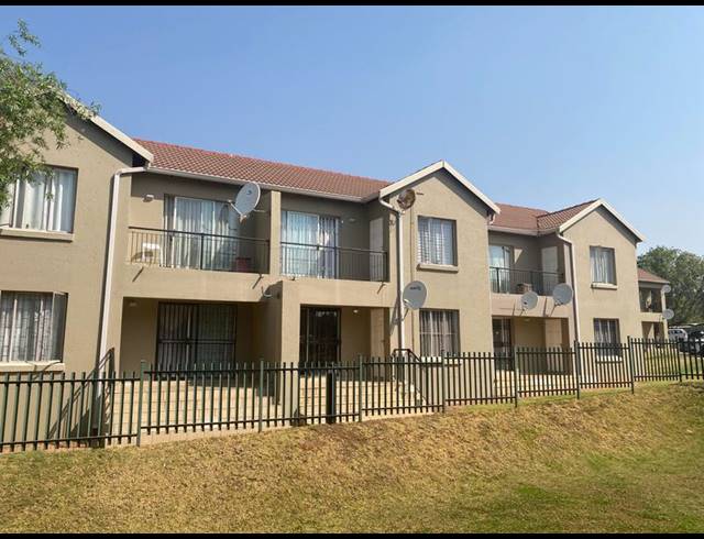 2 BEDROOM APARTMENT FOR SALE IN WILLOWBROOK